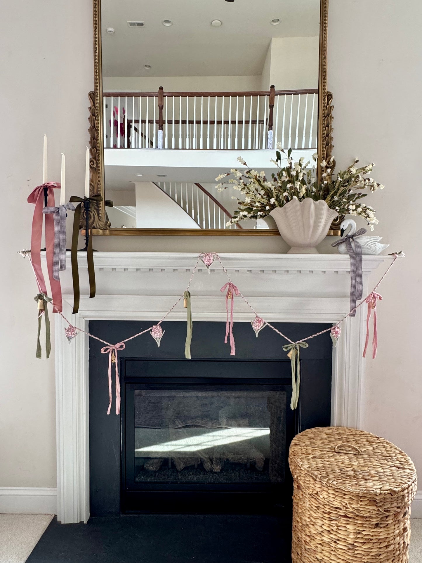 White Floral Tulip Garland