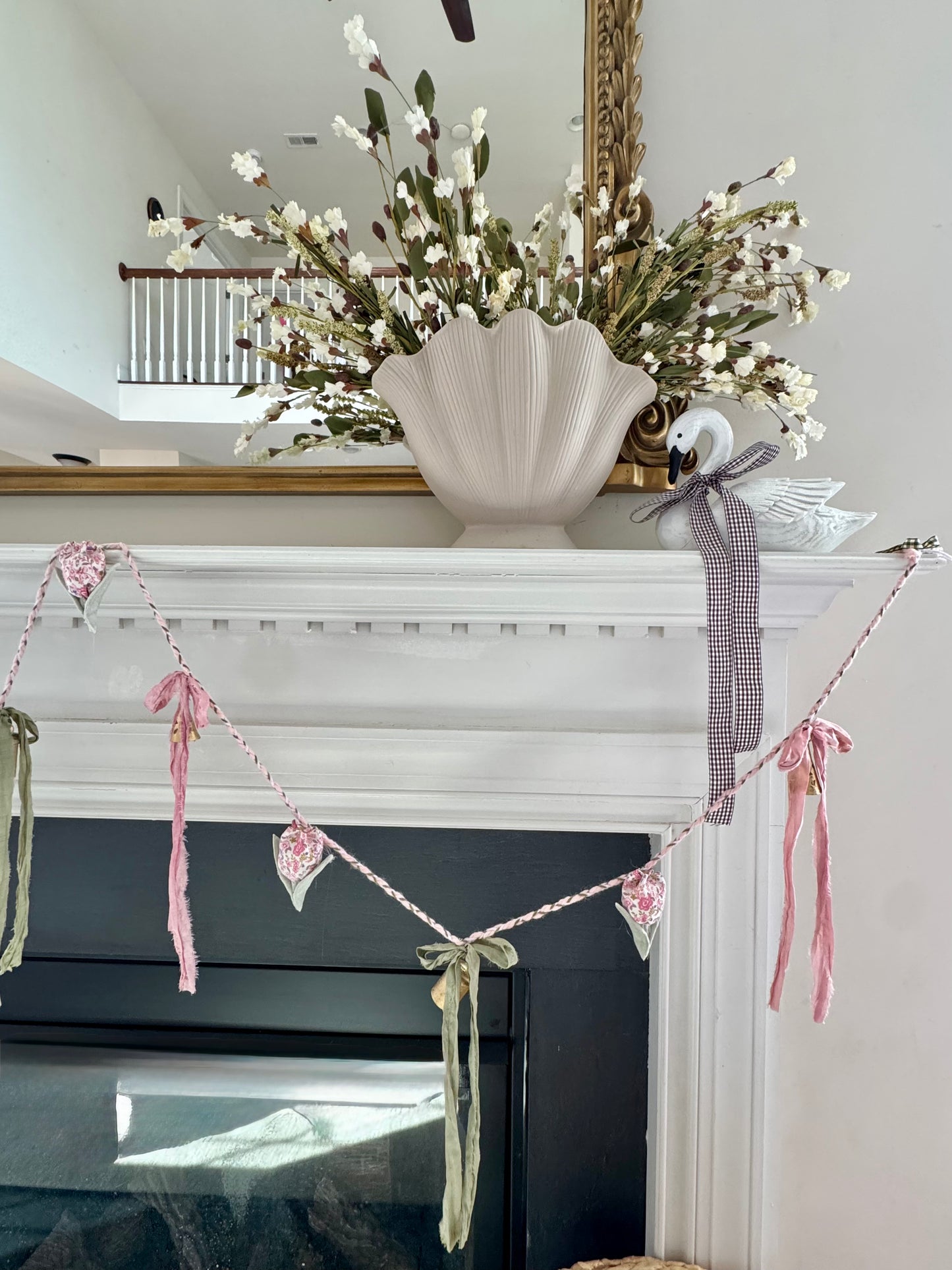 White Floral Tulip Garland